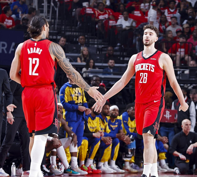 开云官网-450万签约达成！放走场均15+9中锋，火箭很无奈，内线已富到流油