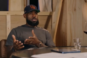 詹姆斯：失去AD后我们要么成为最差的防守球队 要么去拼命防！