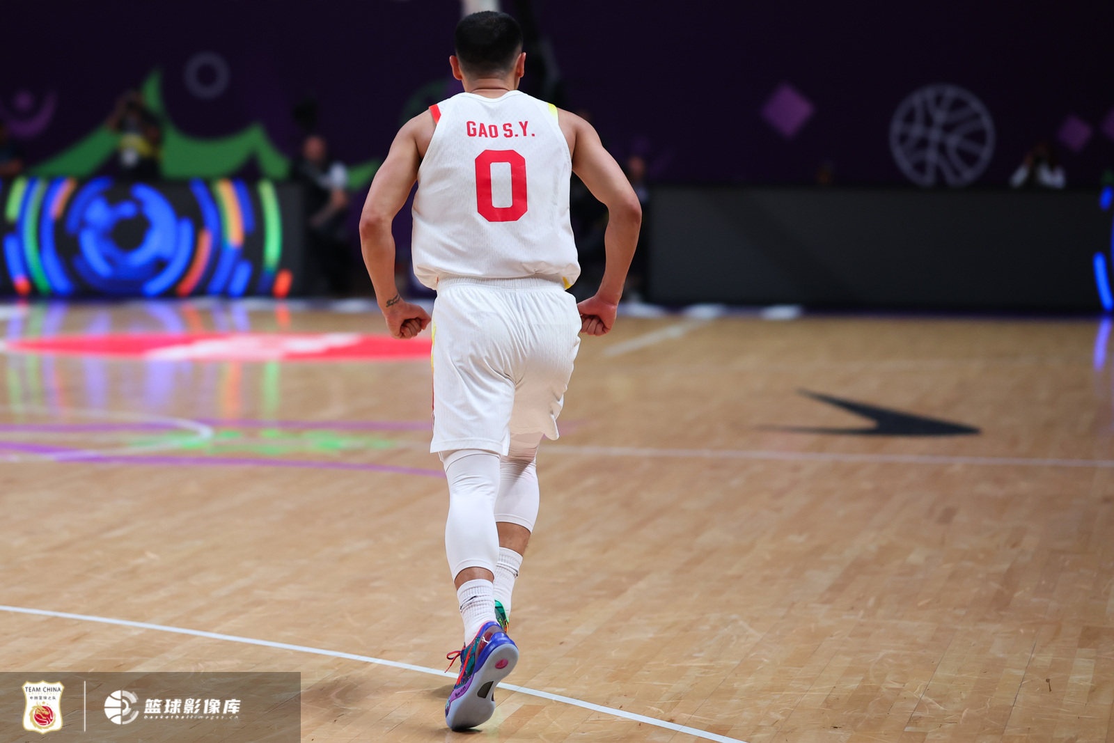 体坛周报：国产贝弗利上线！高诗岩打破质疑 谁说他是关系户？