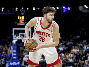 开云体育中国官方网站-中规中矩！申京19中8拿到18分9板5助1断1帽