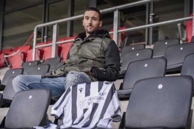 开云体育-海港争议前锋合同期满敲定下家 好友相助转投德丙